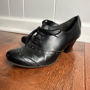 Black Oxford heels